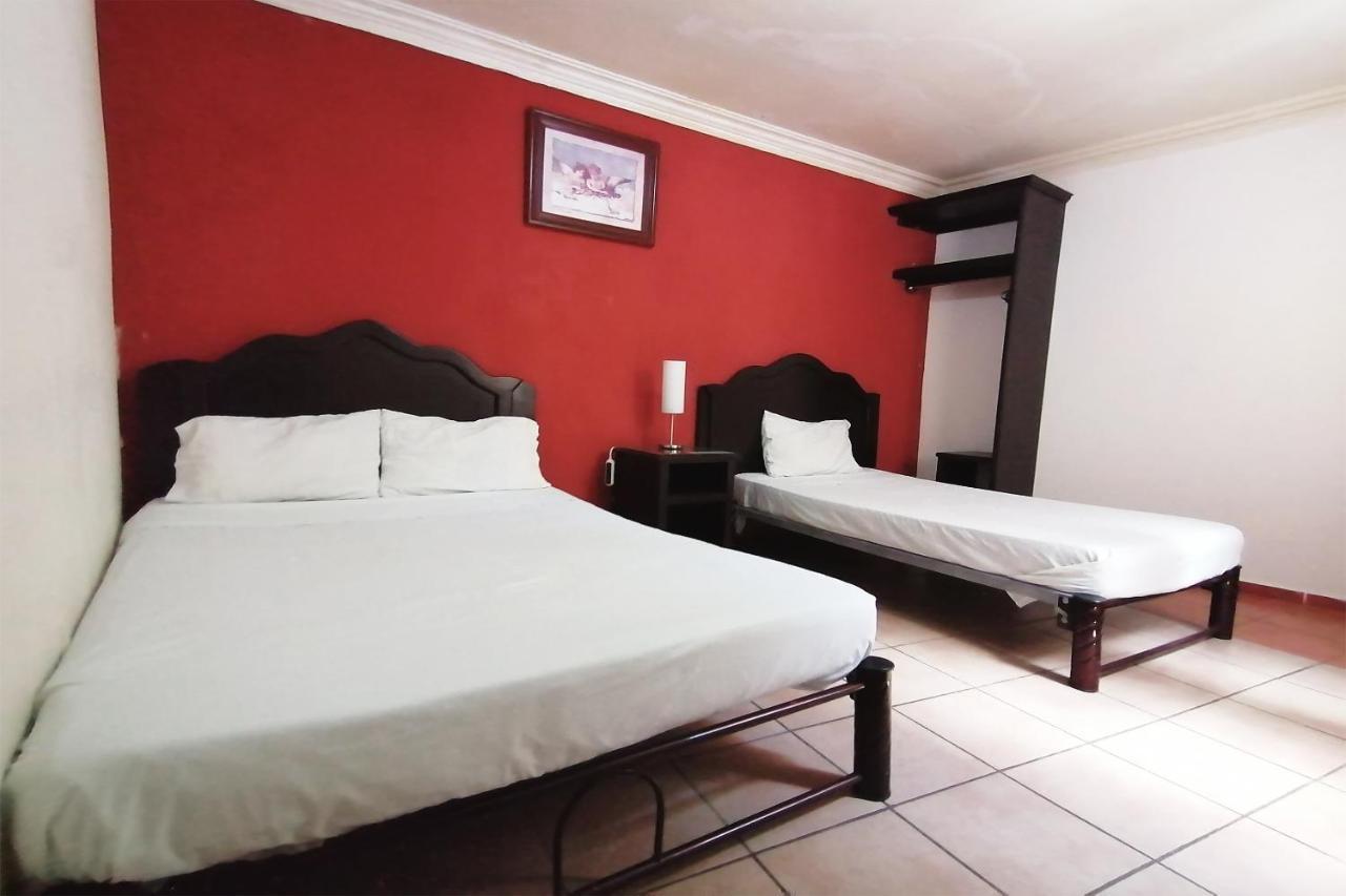 Oyo Hotel Angeles Zacatecas Ngoại thất bức ảnh